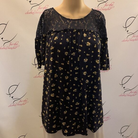 M M Maternity. Size Small. Pullover. Lace Yoke. Comfy Stretch Top. B81. - Picture 1 of 6